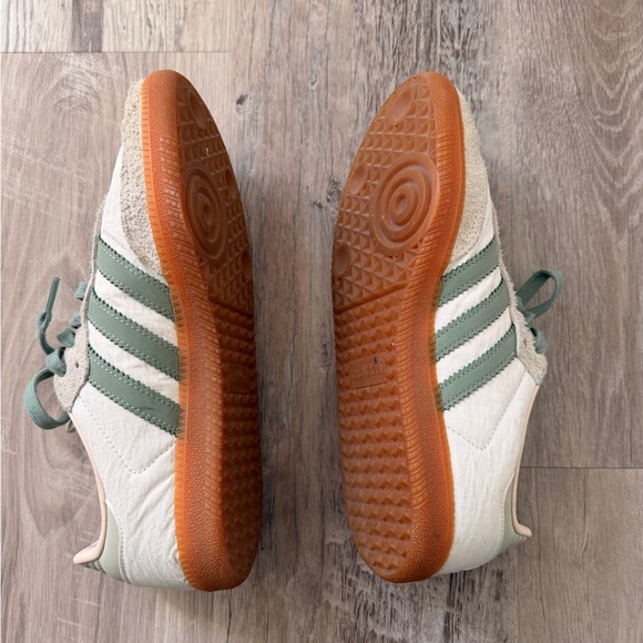 ADIDAS SAMBA OG (LIMITED EDITION)
Sage Green US Women's 8 or US Men's 7 - Picture 3 of 7